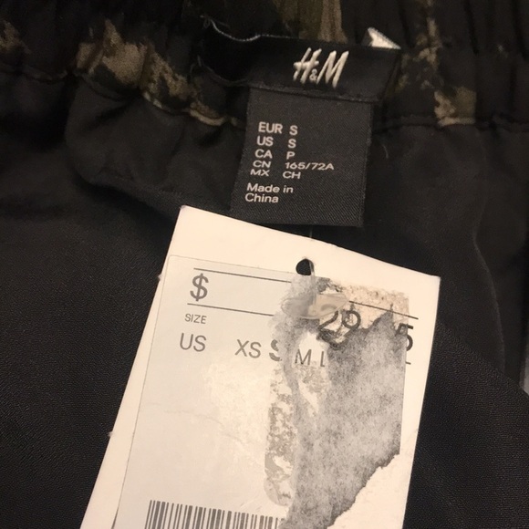 H&M brand size S elastic waist lined pleated skirt. NWT - Picture 7 of 7